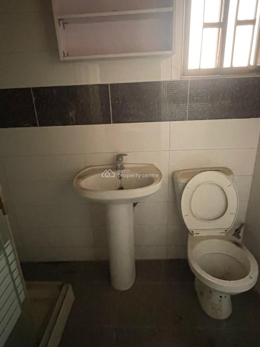 Spacious 4 Bedrooms, Lekki Phase 1, Lekki, Lagos, Terraced Duplex for Rent
