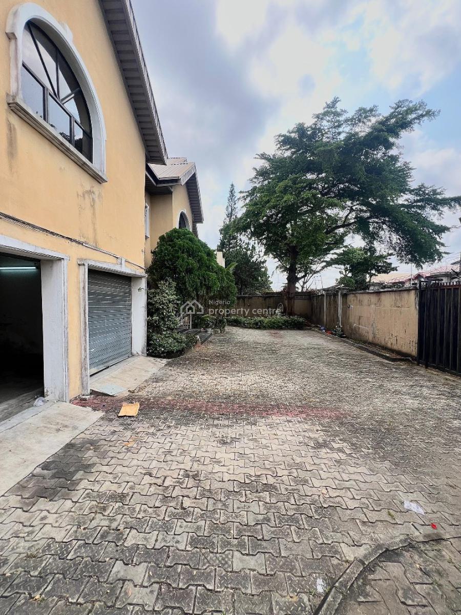 Spacious 5 Bedrooms, Lekki Phase 1, Lekki, Lagos, Detached Duplex for Rent