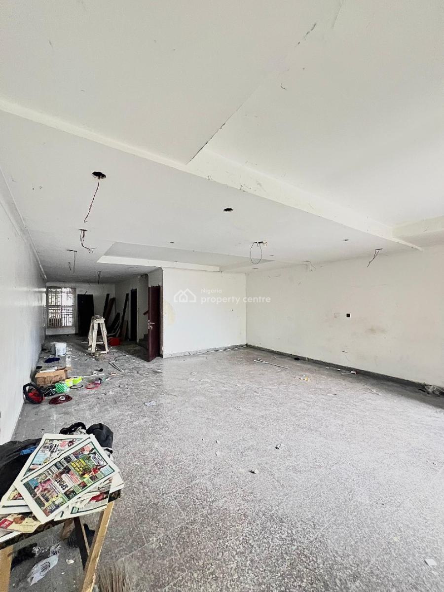 Spacious 5 Bedrooms, Lekki Phase 1, Lekki, Lagos, Terraced Duplex for Rent