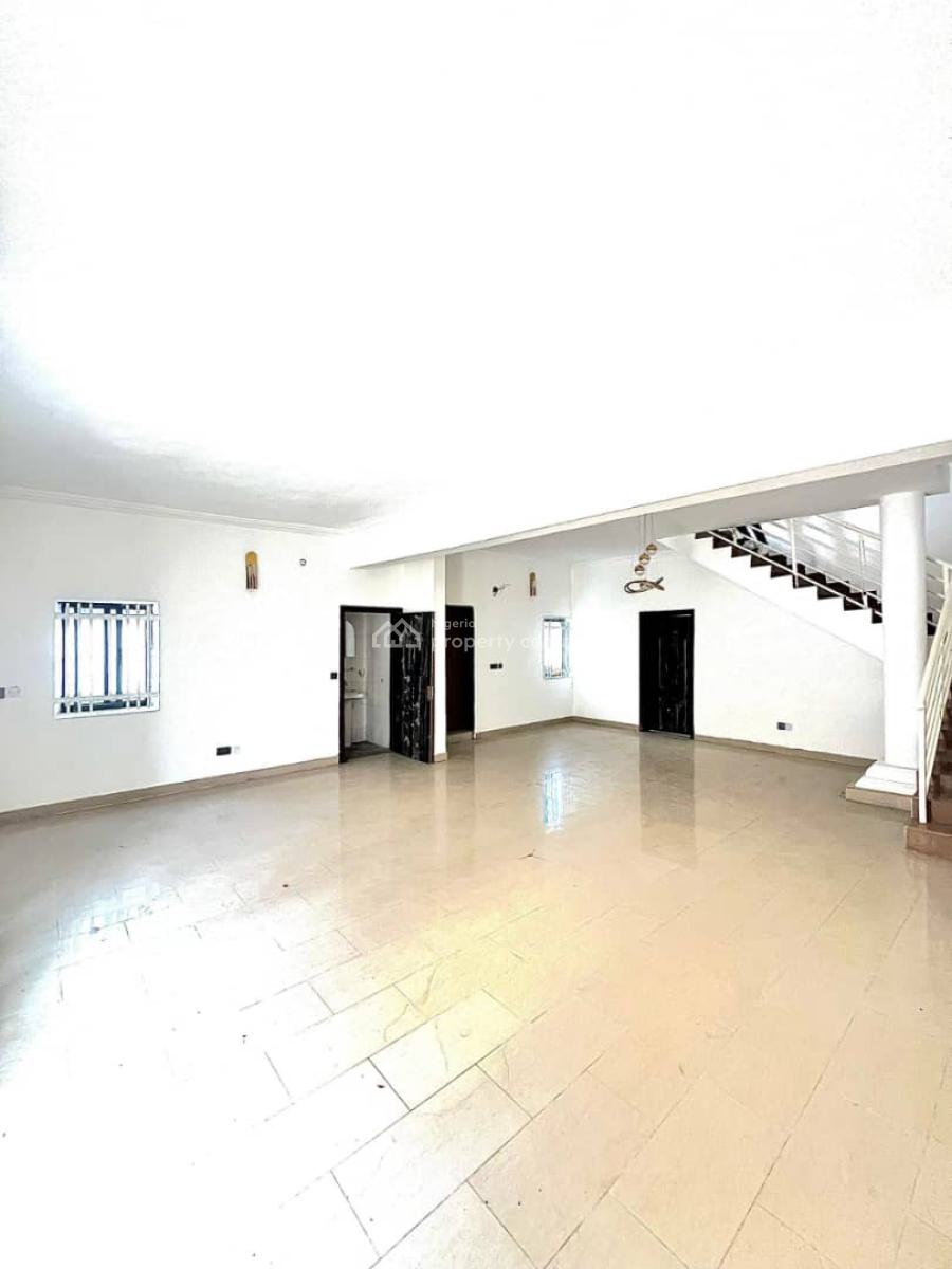 Spacious 4 Bedroom Semi-detached with 2 Rooms Bq., Lekki Phase 1, Lekki, Lagos, Semi-detached Duplex for Sale