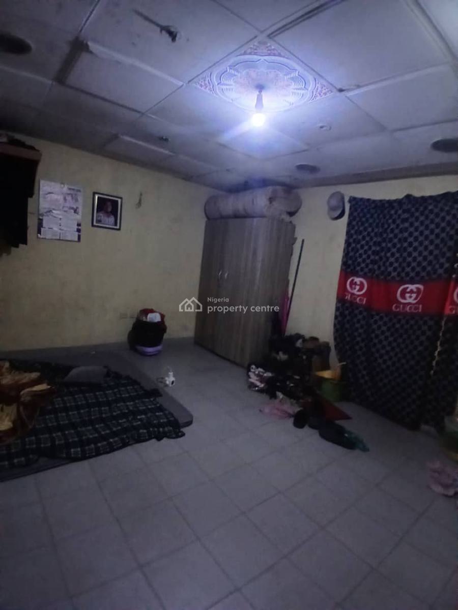 a Room Self Contain with Dedicated Toilet and Bathroom, Victoria Island (vi), Lagos, Self Contain (single Rooms) for Rent