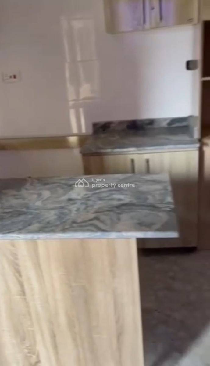 Super Clean 3 Bedroom Flat, Ground Floor, Tarred Rd, Area 1, Garki, Abuja, Flat / Apartment for Rent