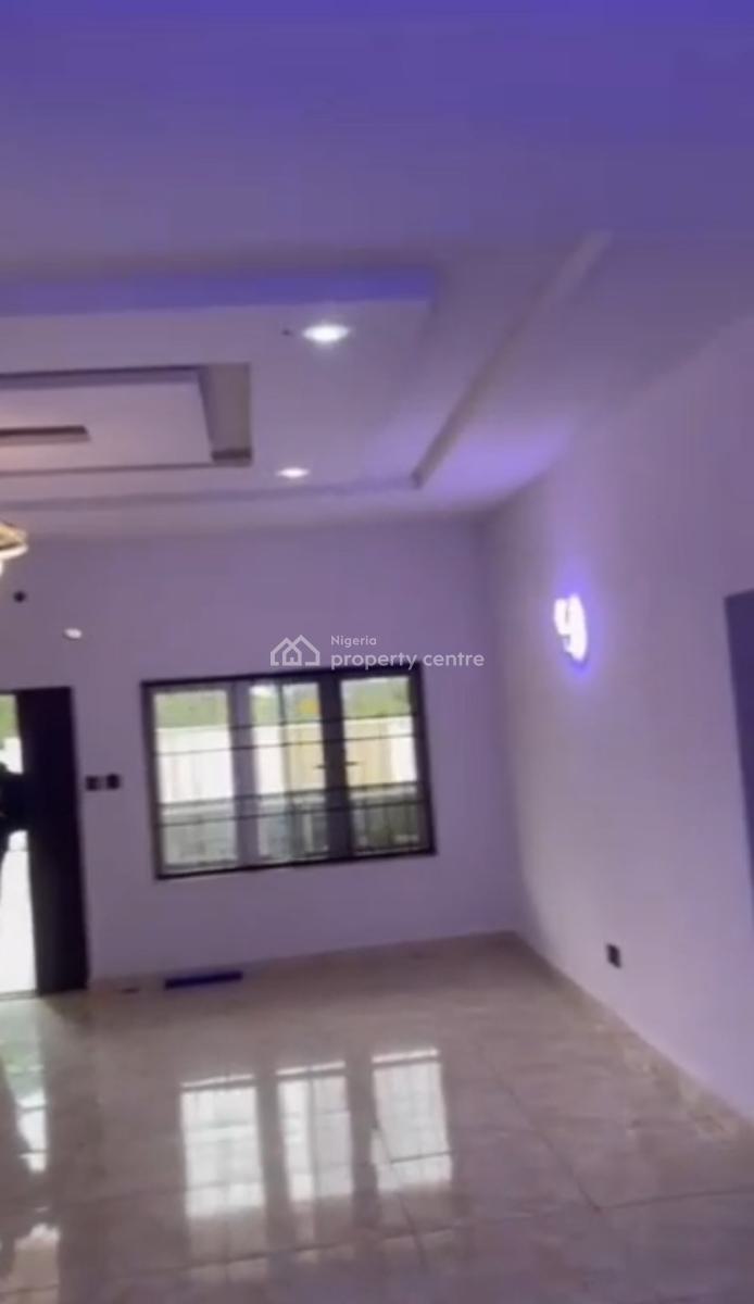 Super Clean 3 Bedroom Flat, Ground Floor, Tarred Rd, Area 1, Garki, Abuja, Flat / Apartment for Rent