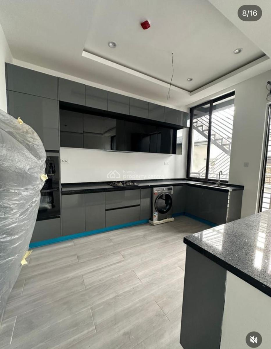 Contemporary 3bedroom Apartment, Lekki Phase 1, Lekki, Lagos, Flat / Apartment for Rent