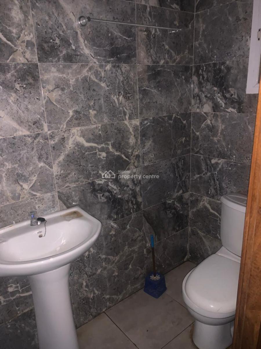a Standard Decent 3-bedroom  Apartment, Gbagada, Lagos, Flat / Apartment for Rent