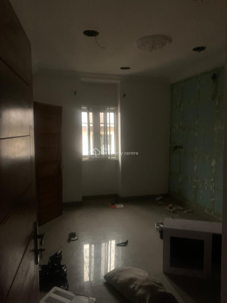 a Standard Decent 3-bedroom  Apartment, Gbagada, Lagos, Flat / Apartment for Rent