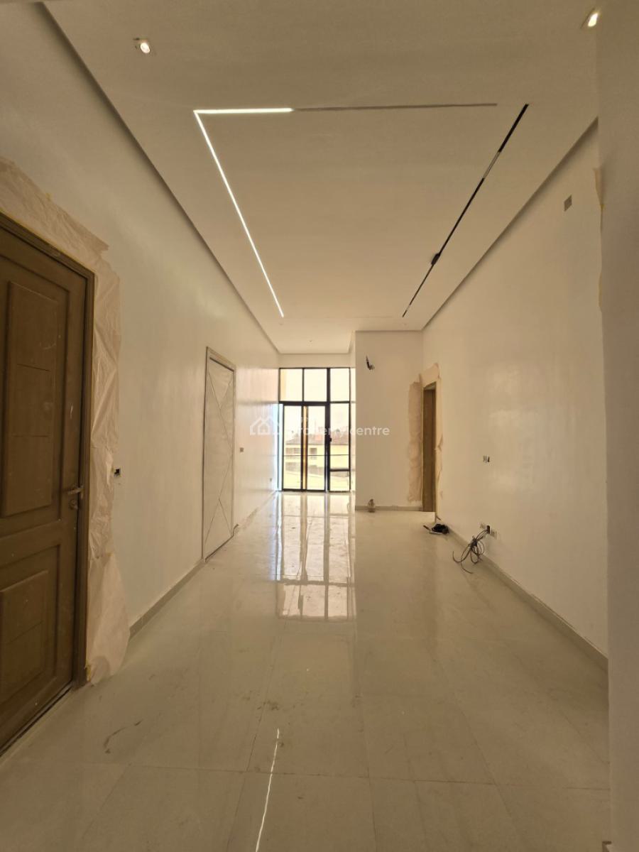 Exquisite Luxurious Serviced 3 Bedroom Flat with a Room Bq, Lekki Phase 1, Lekki, Lagos, Flat / Apartment for Sale