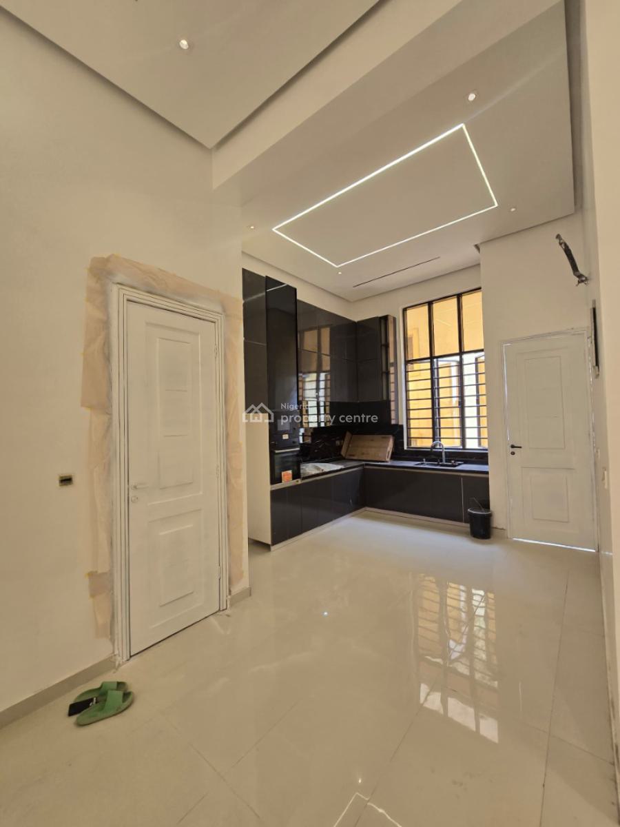 Exquisite Luxurious Serviced 3 Bedroom Flat with a Room Bq, Lekki Phase 1, Lekki, Lagos, Flat / Apartment for Sale