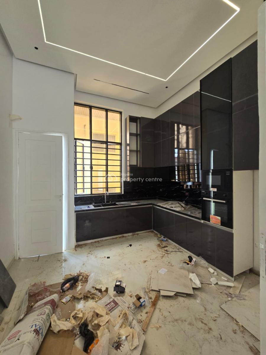 Exquisite Luxurious Serviced 3 Bedroom Flat with a Room Bq, Lekki Phase 1, Lekki, Lagos, Flat / Apartment for Sale