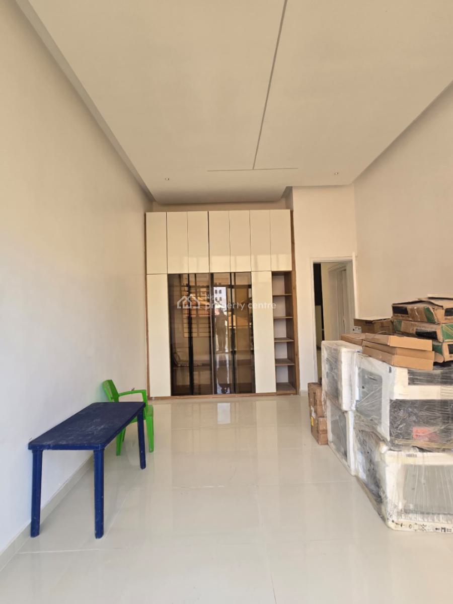Exquisite Luxurious Serviced 3 Bedroom Flat with a Room Bq, Lekki Phase 1, Lekki, Lagos, Flat / Apartment for Sale