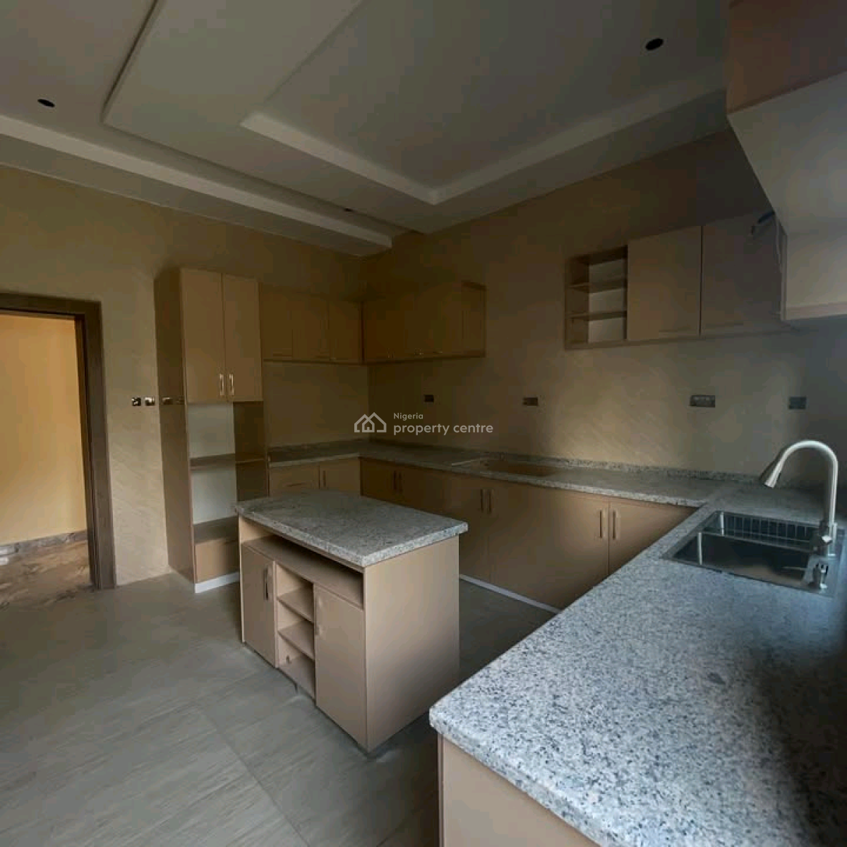 5 Bedroom Bungalow  5 Bedroom Bungalow  Price:320m Loc, Kaduna North, Kaduna, House for Sale