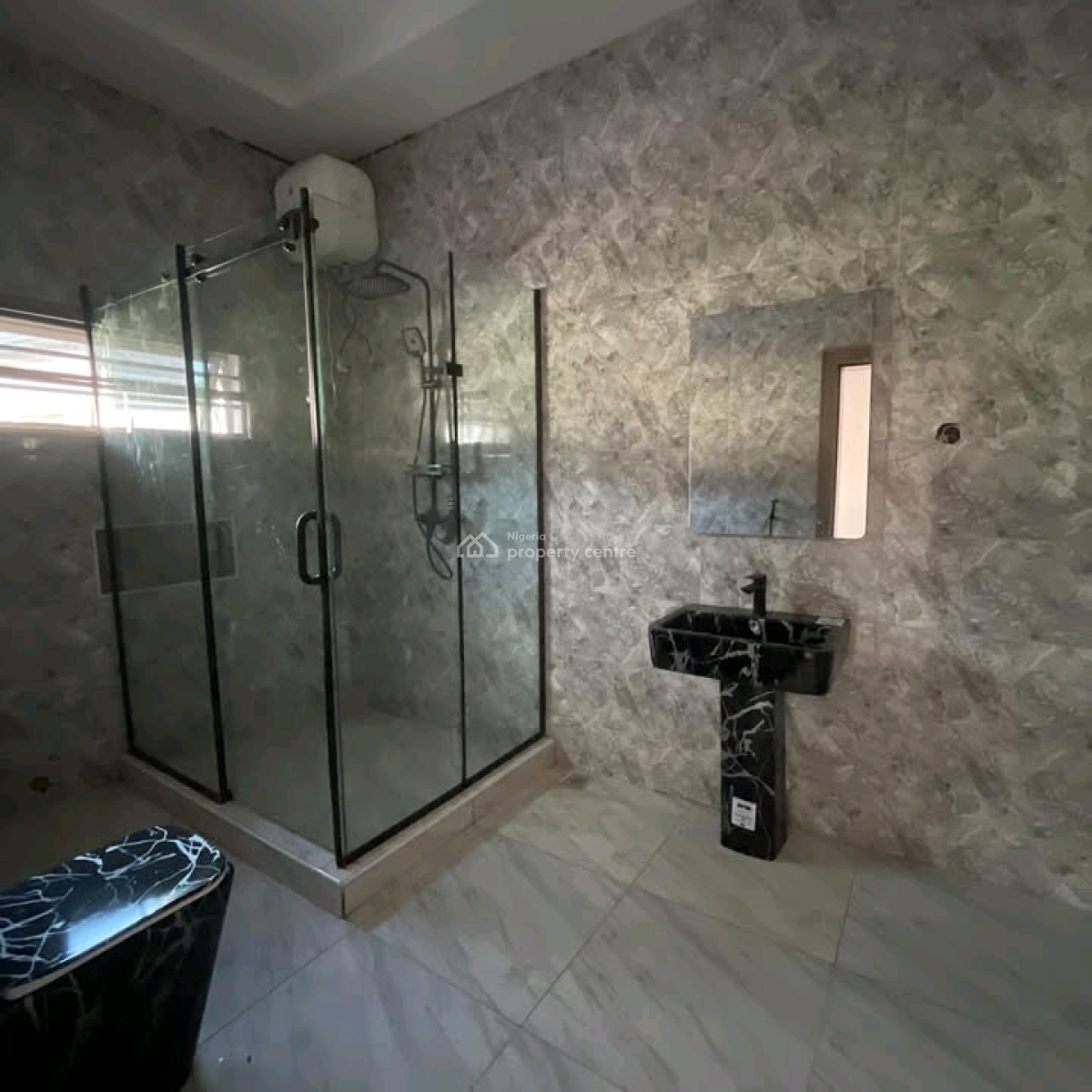 5 Bedroom Bungalow  5 Bedroom Bungalow  Price:320m Loc, Kaduna North, Kaduna, House for Sale