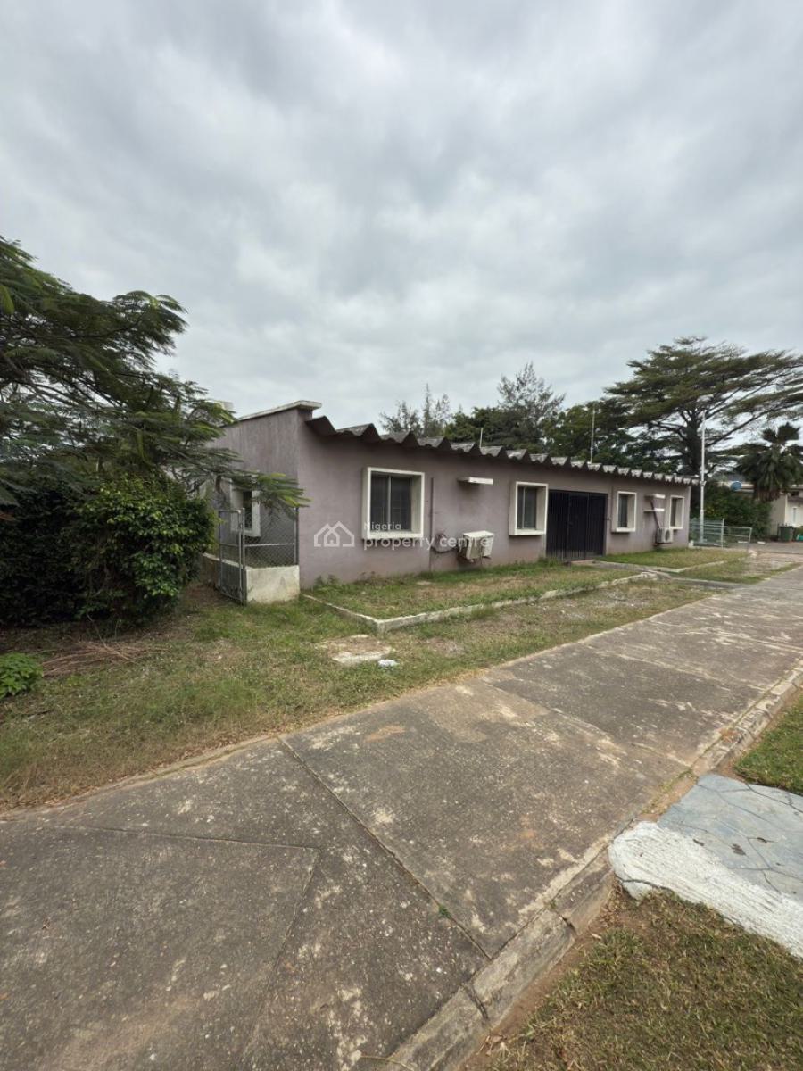 Fully Detached and Extremely Spacious 4 Bedroom Bungalow with 2 Bq, Updc Estate By Elf Bus Stop, Lekki Phase 1, Lekki, Lagos, Detached Bungalow for Rent