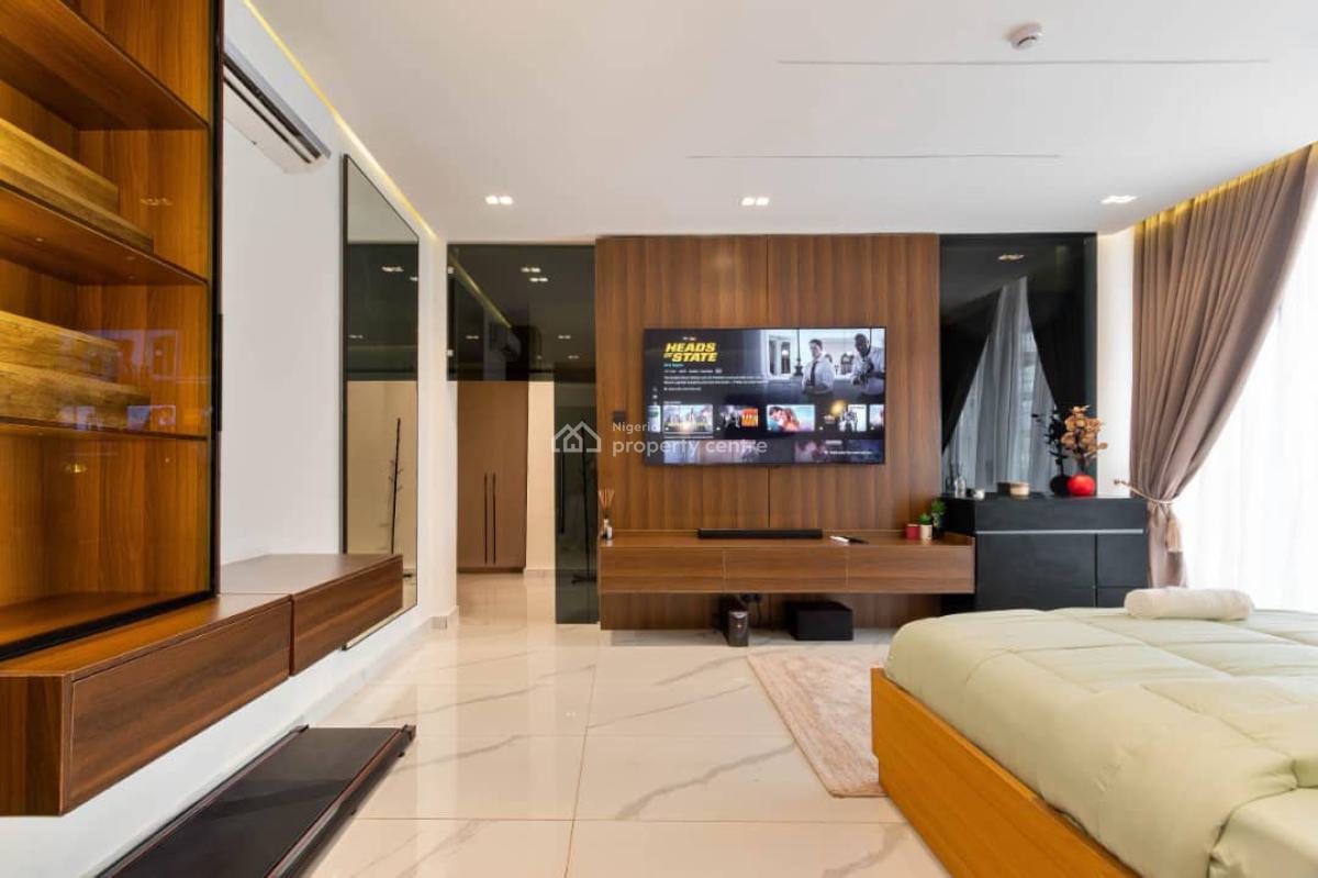 Beautifully Furnished 3 Bedroom Apartment, Lekki Phase 1, Lekki, Lagos, Flat / Apartment Short Let