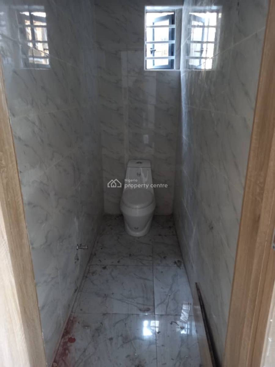 Nicely Renovated 4 Bedroom Semi Detached Duplex, Chevron Axis Lekki, Lekki, Lagos, Semi-detached Duplex for Sale