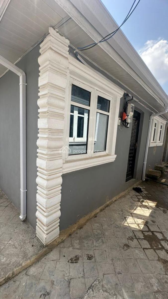 3 Bedroom Bungalow with 2 Units of Room Self Contain Bq, Akala Express, Ibadan, Oyo, Detached Bungalow for Sale