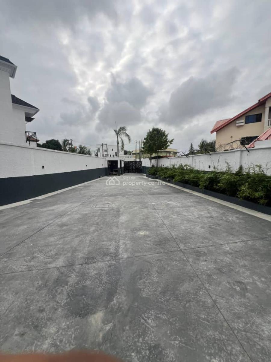 5 Bedrooms House Sitting on 850 Sqm  with Bq, Lekki, Lagos, Detached Bungalow for Rent