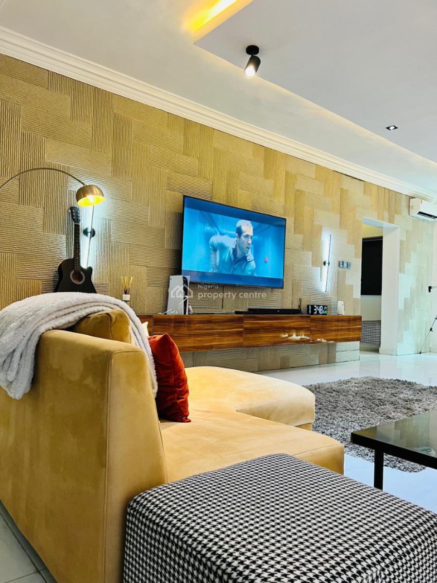 Beautifully Furnished 3 Bedroom Apartment, Lekki Phase 1, Lekki, Lagos, Flat / Apartment Short Let