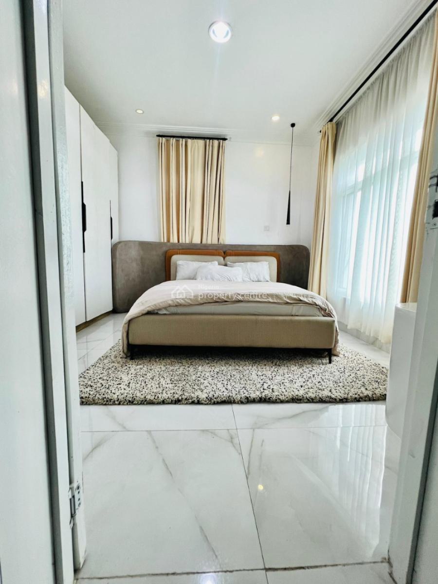 Beautifully Furnished 3 Bedroom Apartment, Lekki Phase 1, Lekki, Lagos, Flat / Apartment Short Let