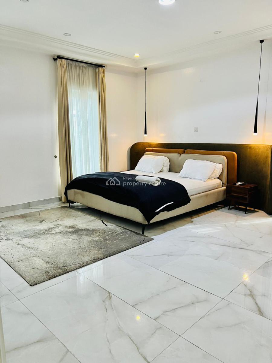 Beautifully Furnished 3 Bedroom Apartment, Lekki Phase 1, Lekki, Lagos, Flat / Apartment Short Let