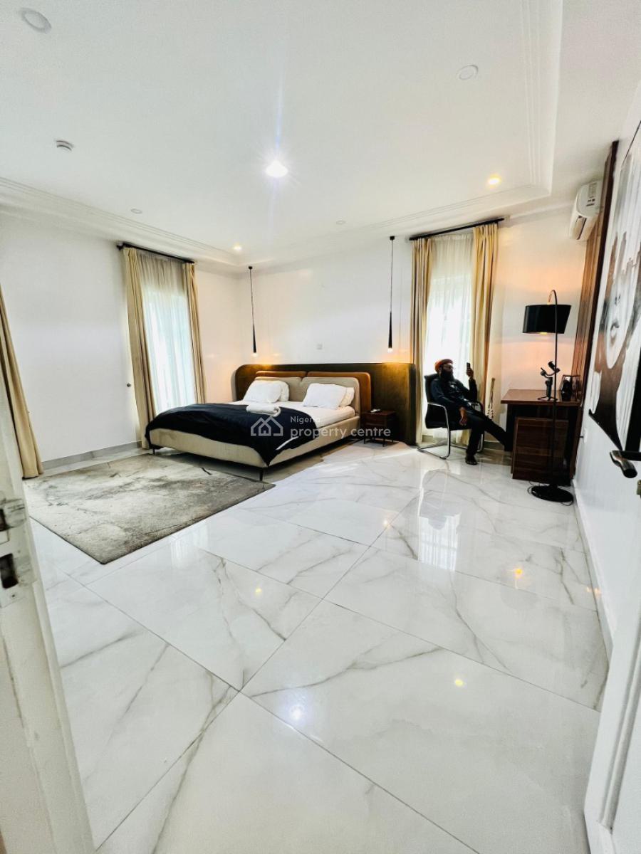 Beautifully Furnished 3 Bedroom Apartment, Lekki Phase 1, Lekki, Lagos, Flat / Apartment Short Let