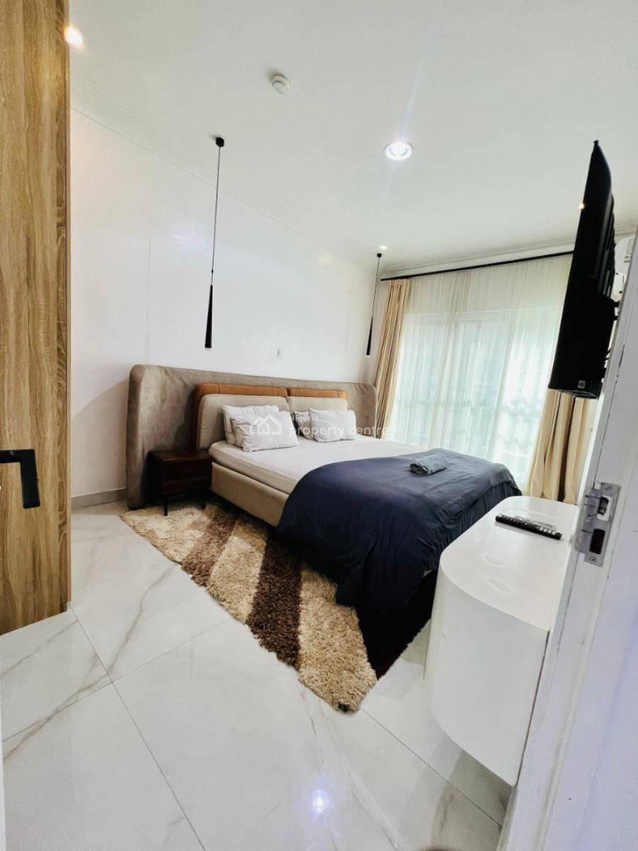 Beautifully Furnished 3 Bedroom Apartment, Lekki Phase 1, Lekki, Lagos, Flat / Apartment Short Let