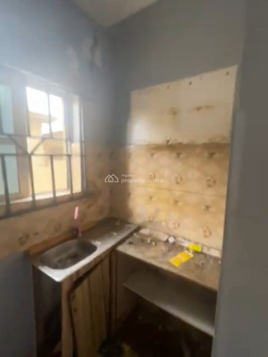 Executive, Very Decent and Standard Roomself-con, Off Pedro Road, Shomolu, Lagos, Self Contain (single Rooms) for Rent