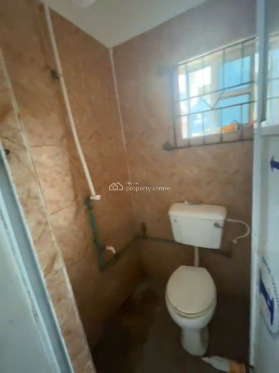 Executive, Very Decent and Standard Roomself-con, Off Pedro Road, Shomolu, Lagos, Self Contain (single Rooms) for Rent