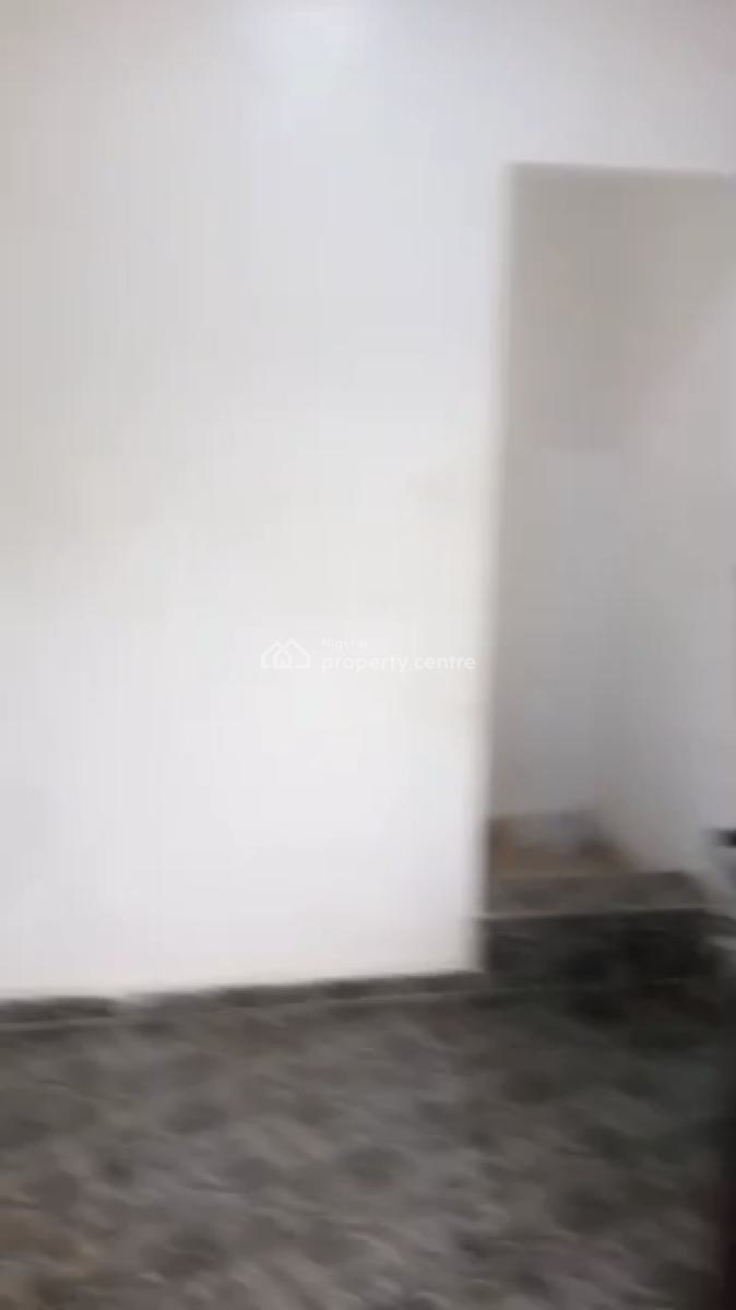 Specious  and Standard Roomself-con, Off Morocco Road, Shomolu, Lagos, Self Contain (single Rooms) for Rent
