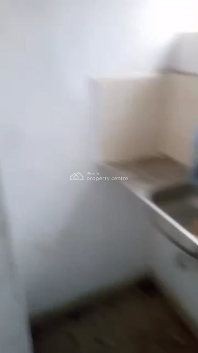 Specious  and Standard Roomself-con, Off Morocco Road, Shomolu, Lagos, Self Contain (single Rooms) for Rent
