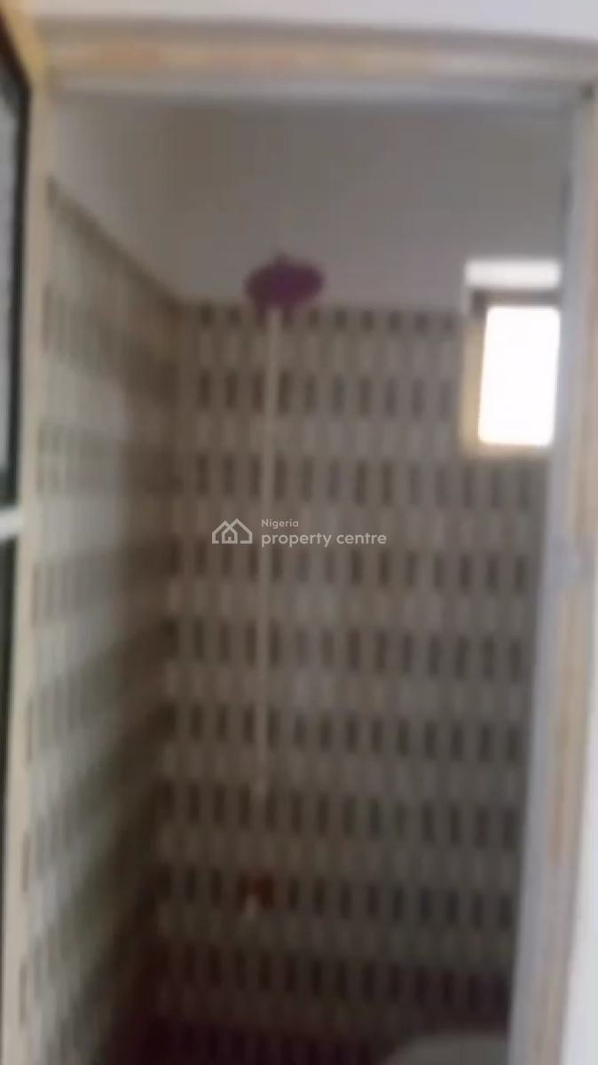 Specious  and Standard Roomself-con, Off Morocco Road, Shomolu, Lagos, Self Contain (single Rooms) for Rent