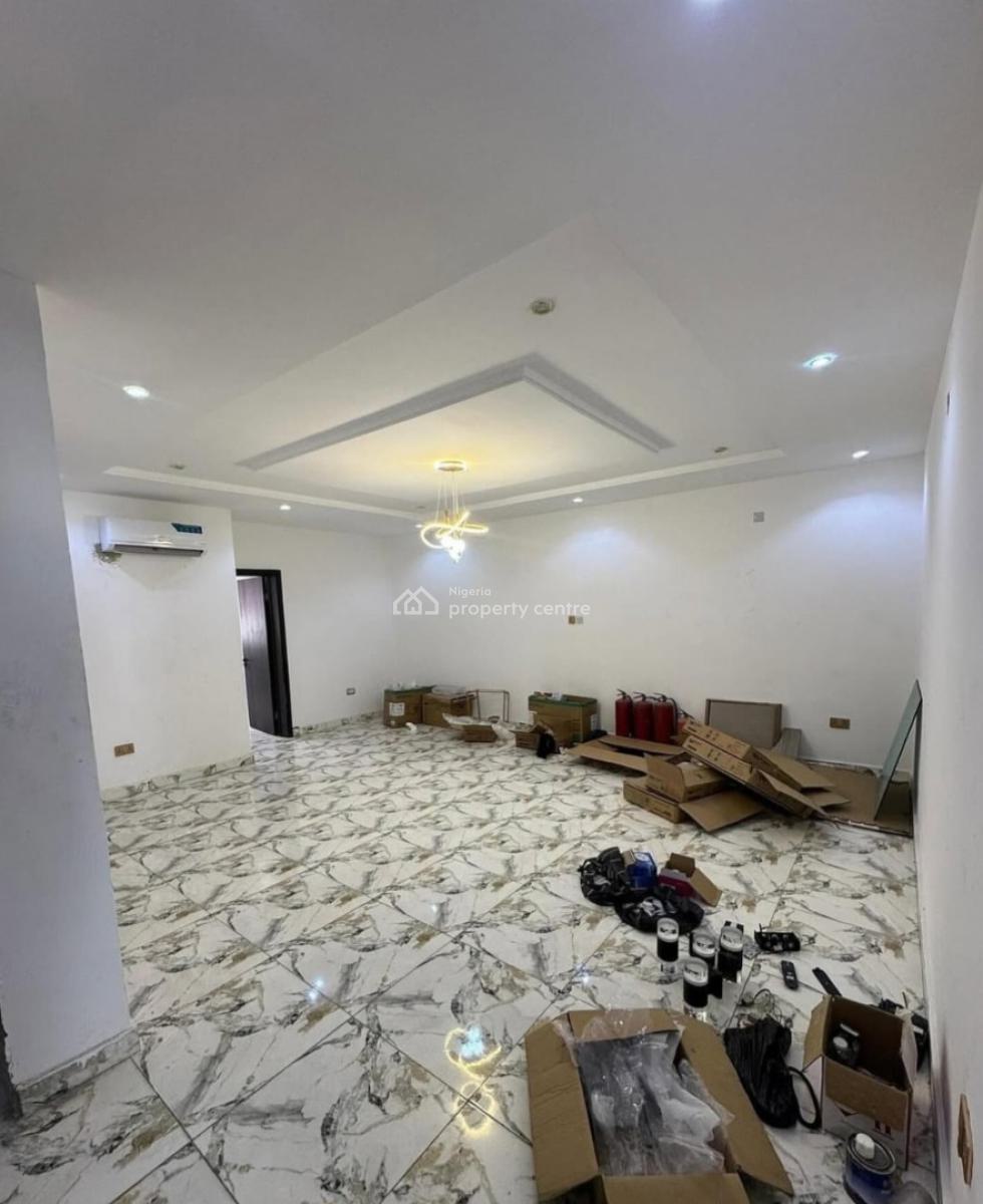 New and Serviced with 24/7 Power Supply 1 Bedroom En-suite Flat, Ikoyi, Lagos, Flat / Apartment for Rent