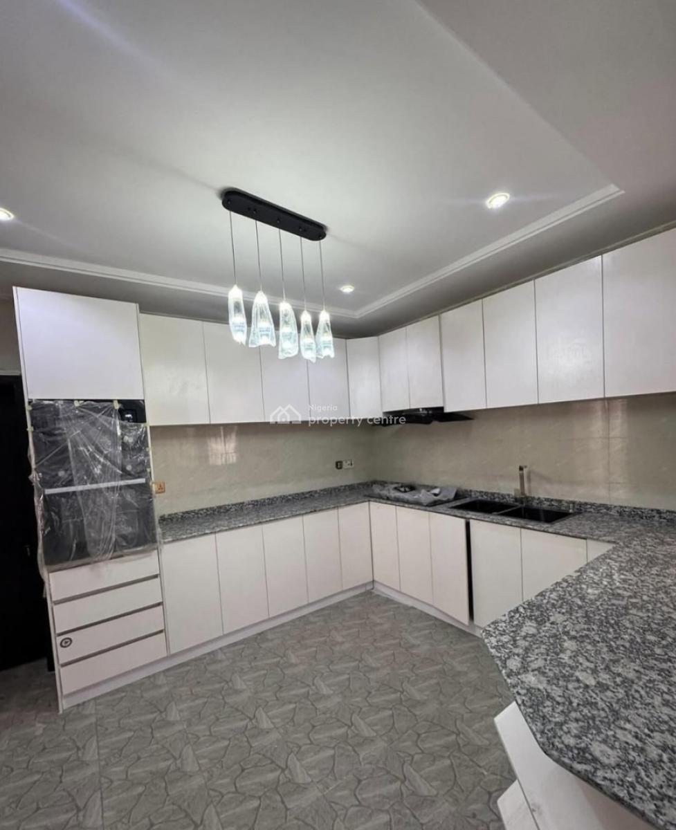 New and Serviced with 24/7 Power Supply 2 Bedroom En-suite Flat, Ikoyi, Lagos, Flat / Apartment for Rent