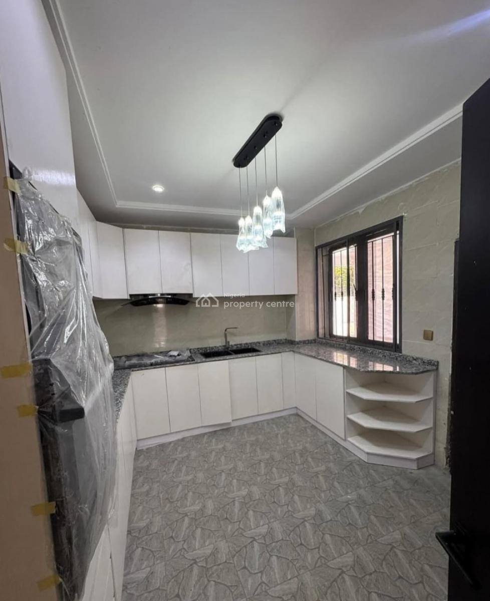 New and Serviced with 24/7 Power Supply 2 Bedroom En-suite Flat, Ikoyi, Lagos, Flat / Apartment for Rent