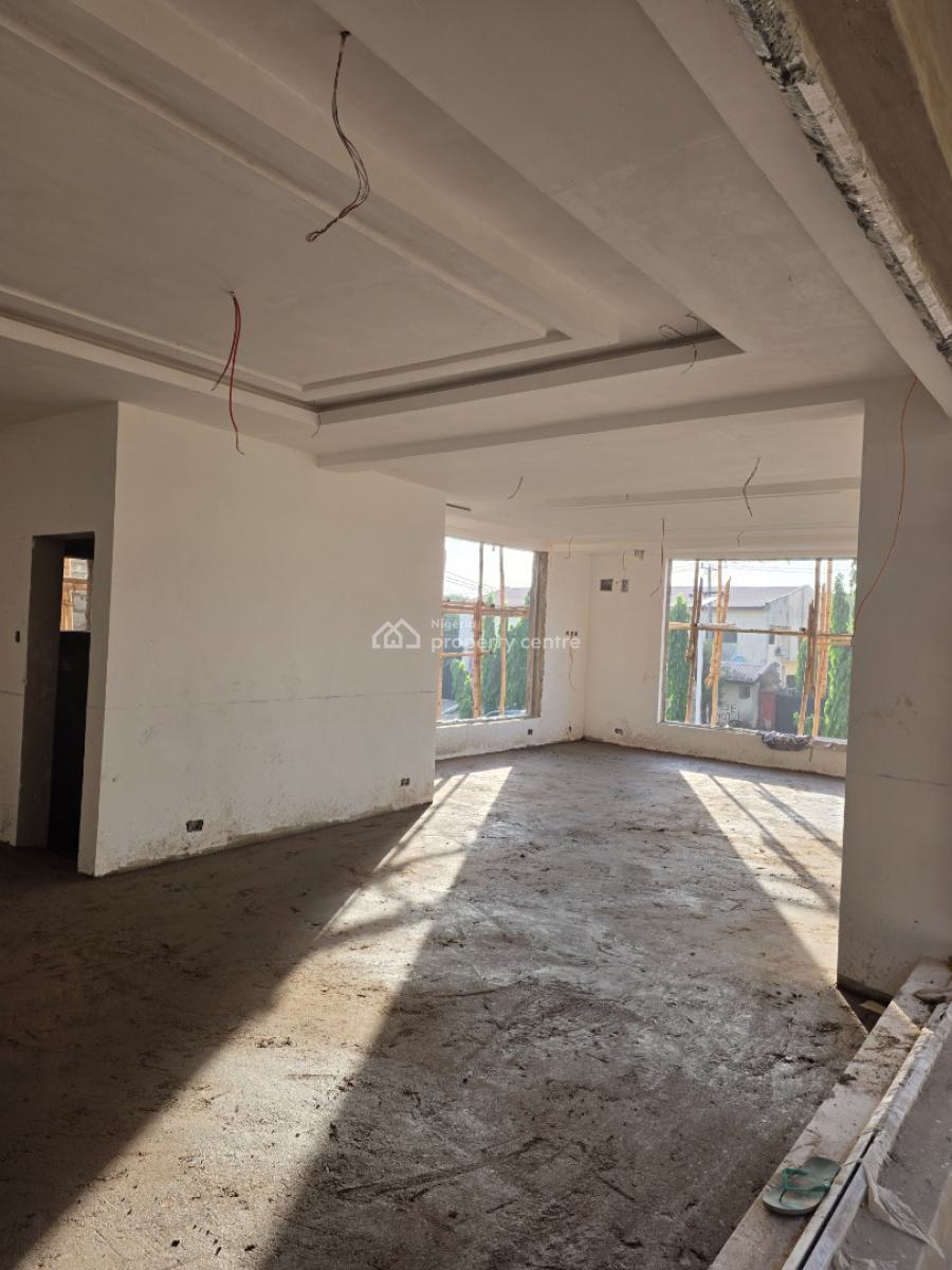 Shopping Plaza with Excellent Finishing, 69 Road, Gwarinpa, Abuja, Plaza / Complex / Mall for Sale