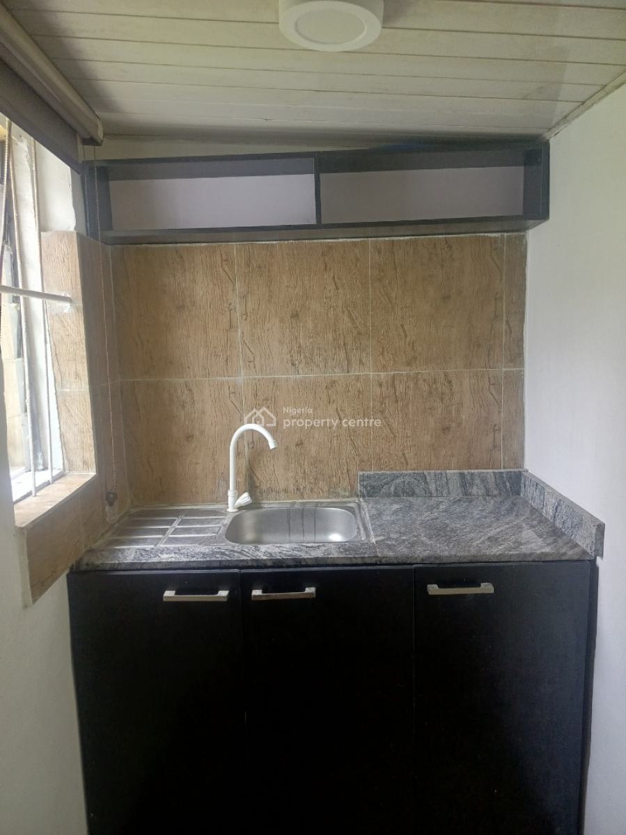 Single Room Self Contain, Adetokunbo Ademola Street, Victoria Island (vi), Lagos, Self Contain (single Rooms) for Rent