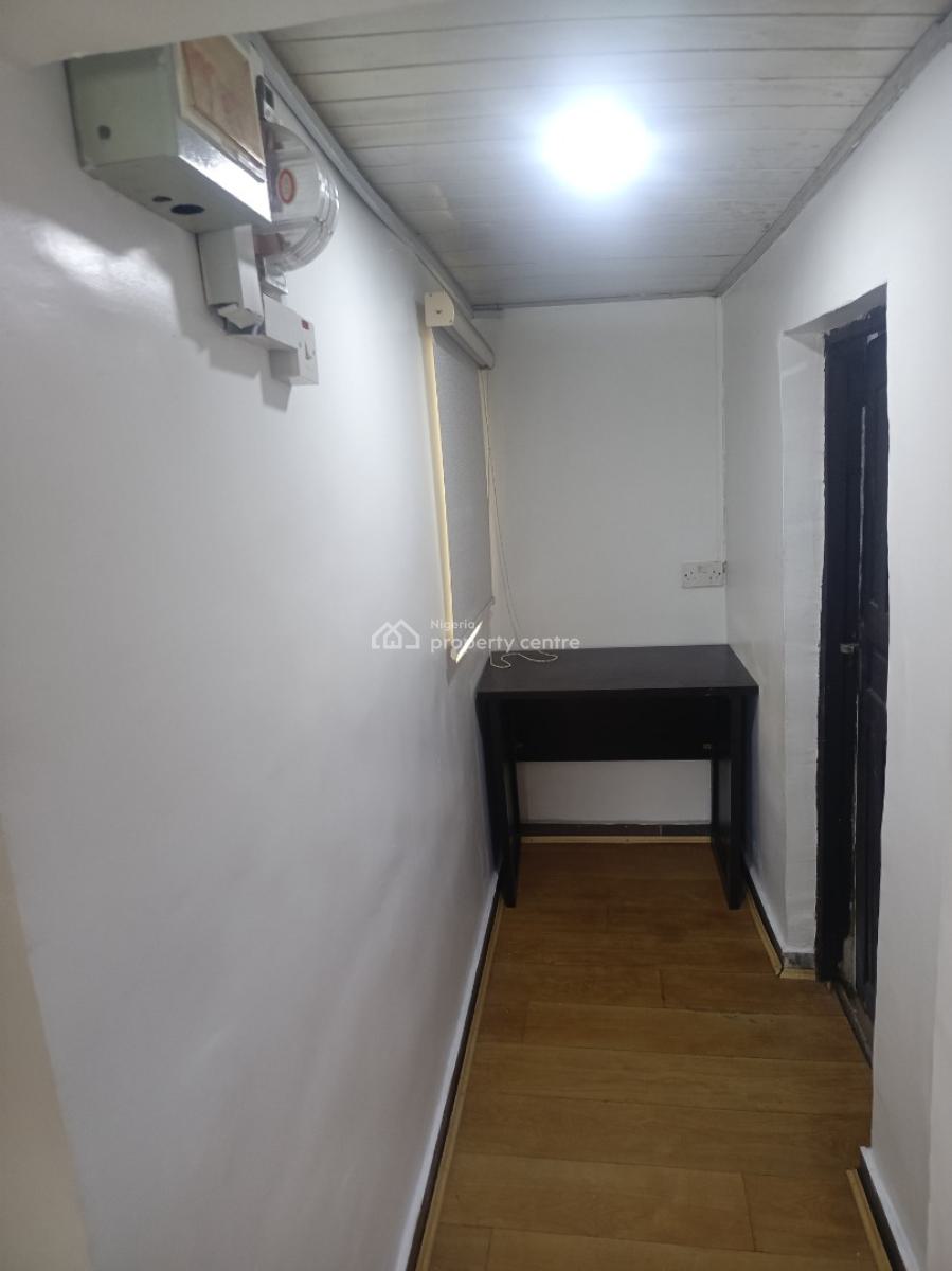 Single Room Self Contain, Adetokunbo Ademola Street, Victoria Island (vi), Lagos, Self Contain (single Rooms) for Rent