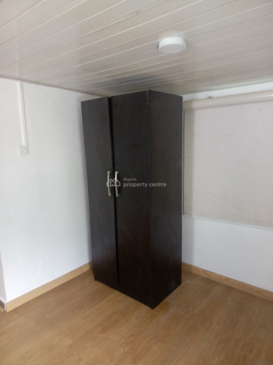 Single Room Self Contain, Adetokunbo Ademola Street, Victoria Island (vi), Lagos, Self Contain (single Rooms) for Rent
