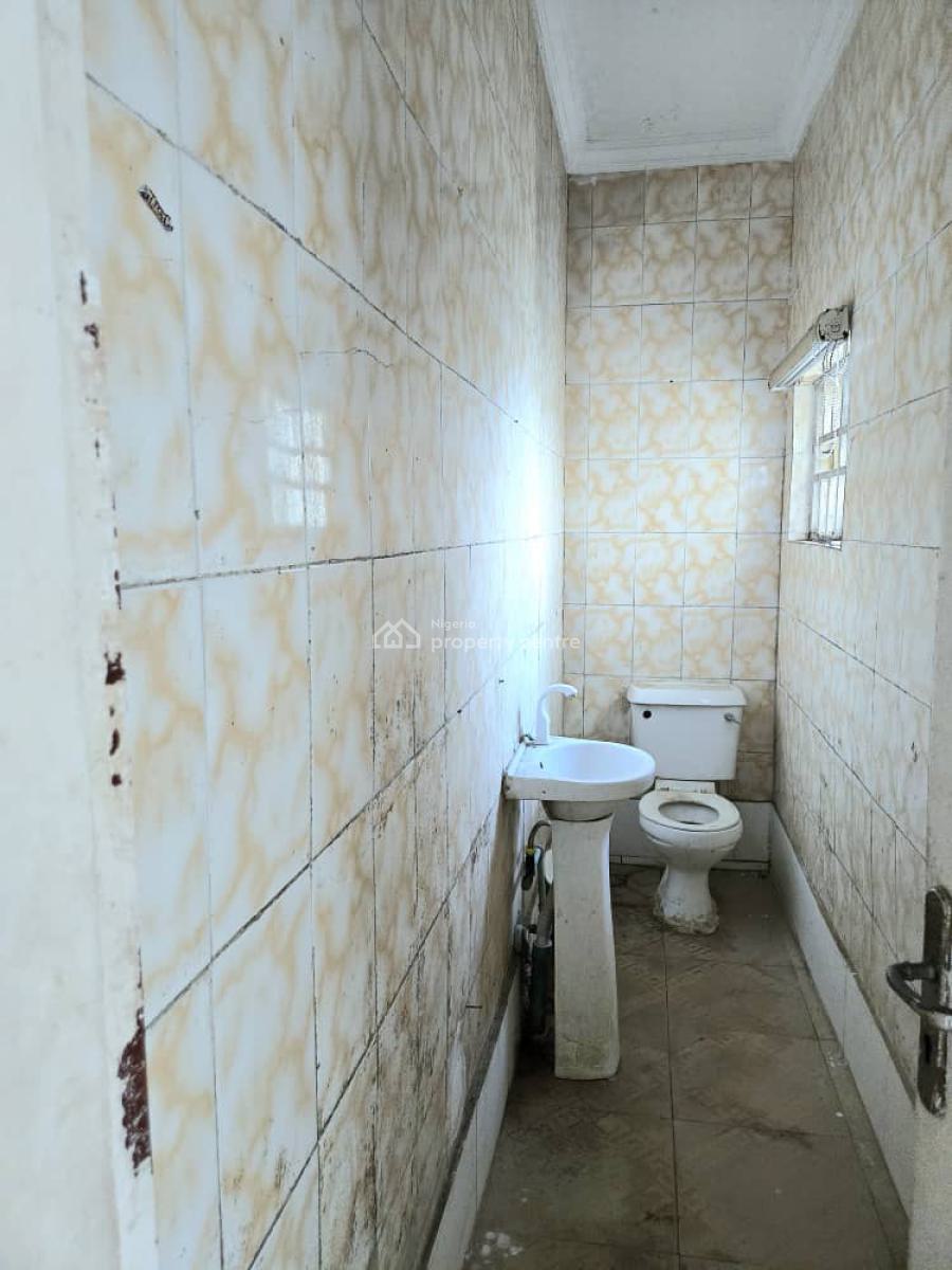 Spacious 3-bedroom Apartment with Bq, Lekki Phase 1, Lekki, Lagos, Office Space for Rent
