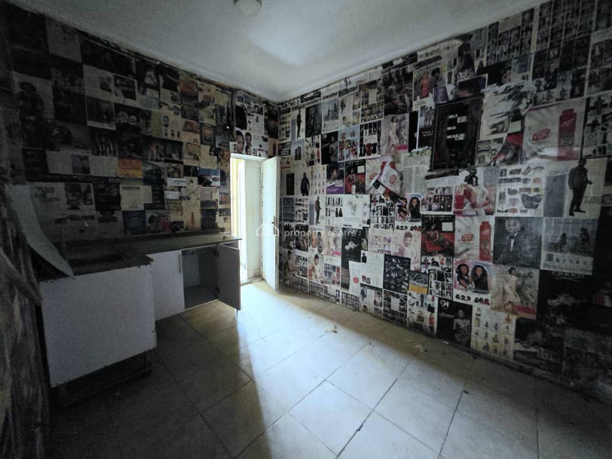 Spacious 3-bedroom Apartment with Bq, Lekki Phase 1, Lekki, Lagos, Office Space for Rent