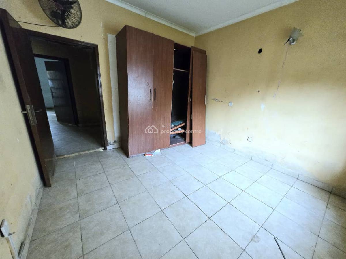 Spacious 3-bedroom Apartment with Bq, Lekki Phase 1, Lekki, Lagos, Office Space for Rent