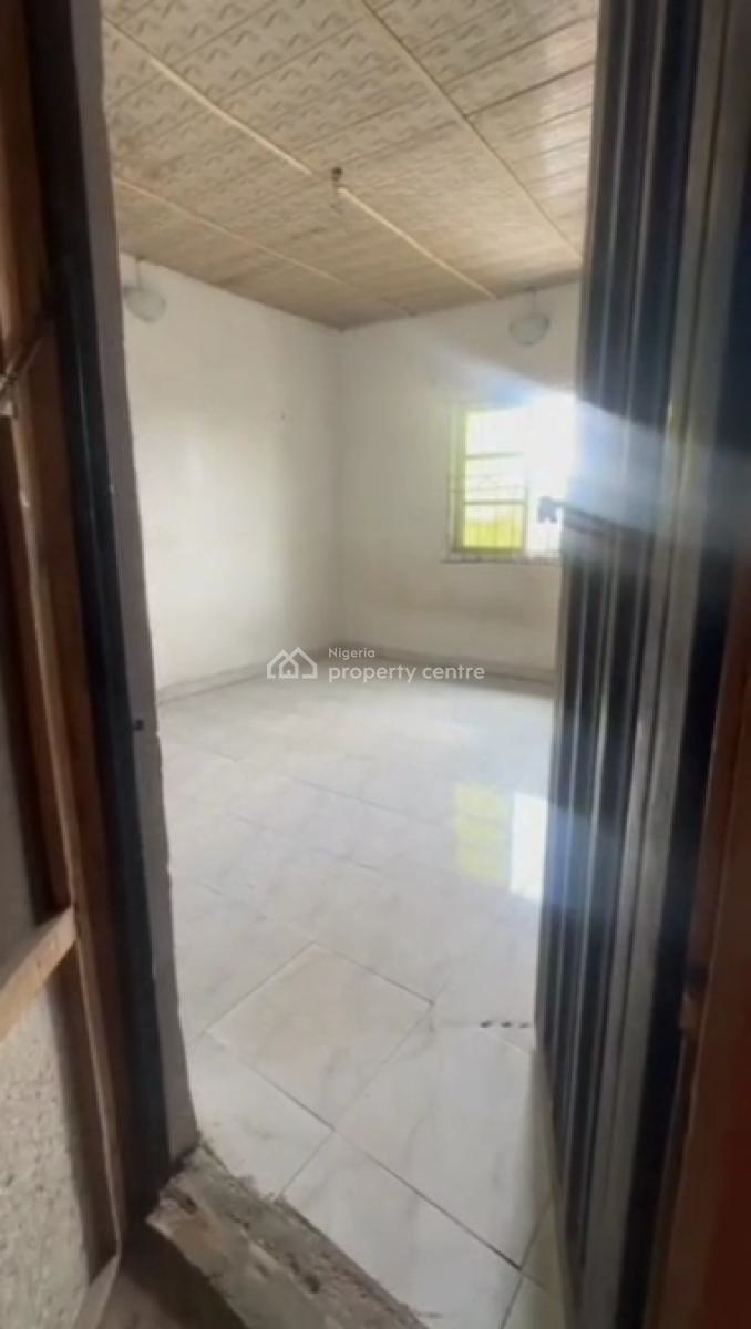 Very Decent, Standard and Spacious Roomself-con, Folagoro, Yaba, Lagos, Self Contain (single Rooms) for Rent