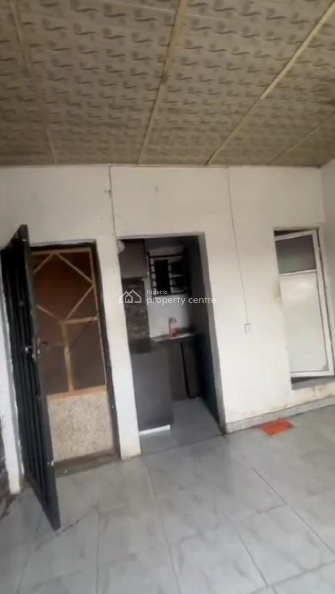 Very Decent, Standard and Spacious Roomself-con, Folagoro, Yaba, Lagos, Self Contain (single Rooms) for Rent
