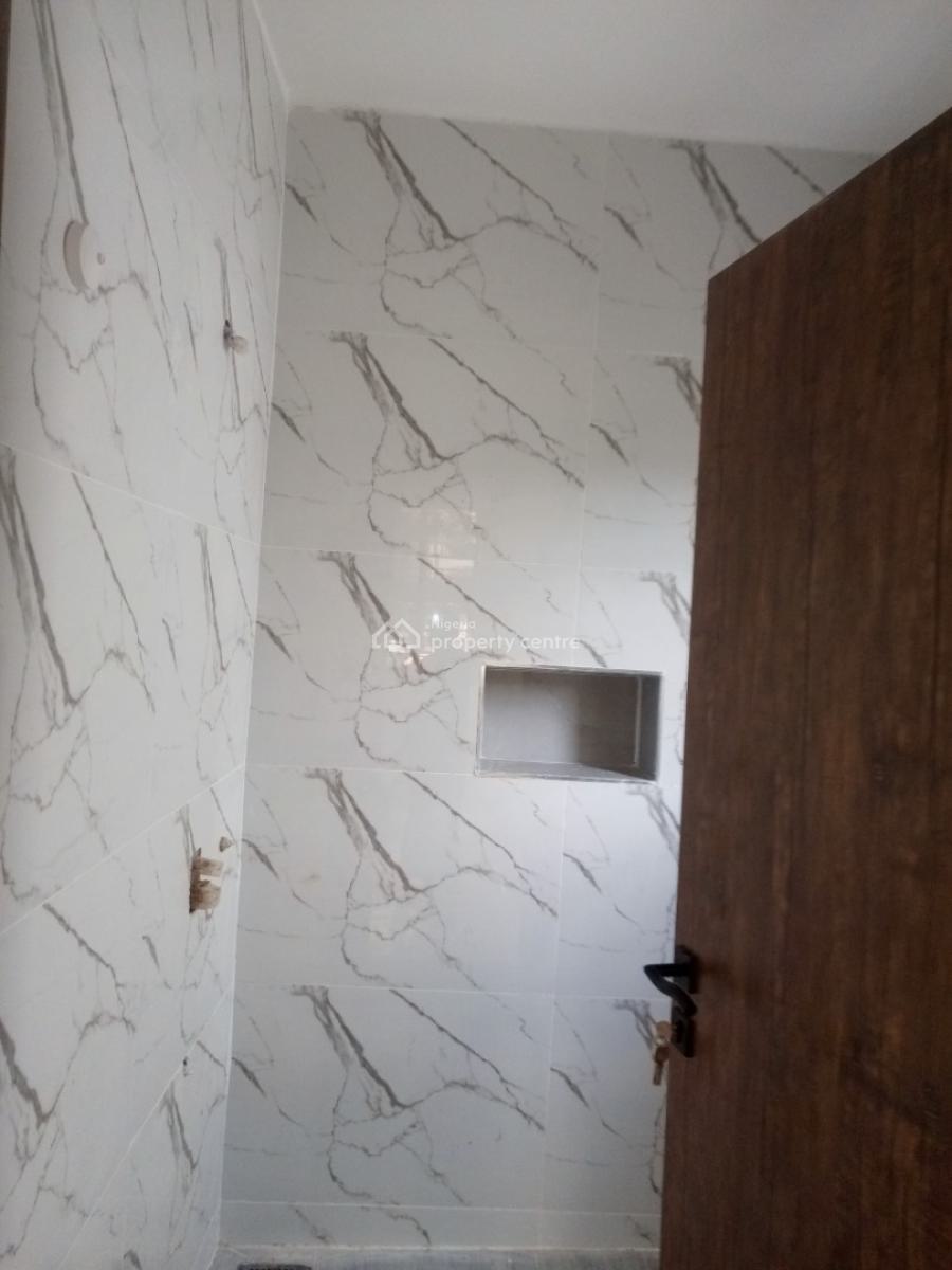 4 Bedroom Fully Detached Duplex with Bq, All Rooms En Suite, Waterfront Estate, Gra Phase 1, Magodo, Lagos, Detached Duplex for Sale