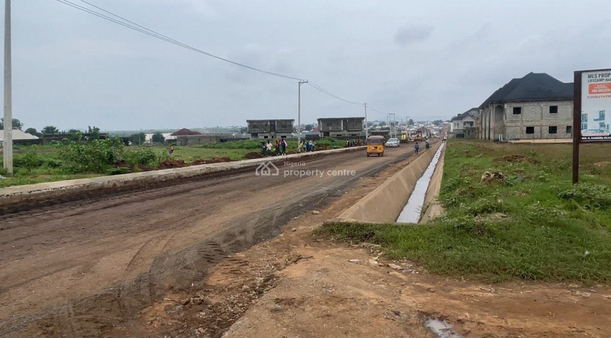 Plot for 4-bedrooms Semi Detached Triplex, Life Camp, Abuja, Residential Land for Sale