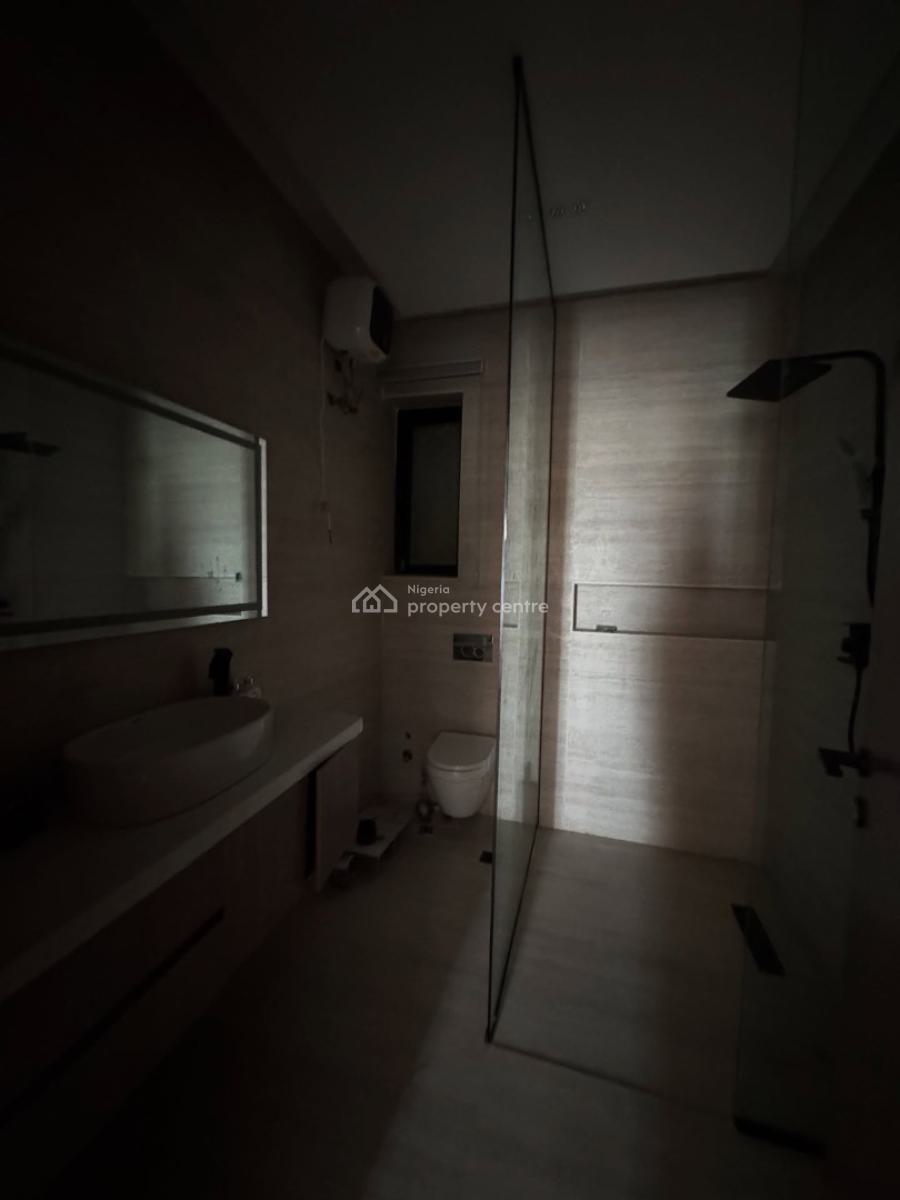 Exquisite 2 Bedroom Apartment with Swimming Pool and Bq, Lekki Phase 1, Lekki, Lagos, Block of Flats for Sale