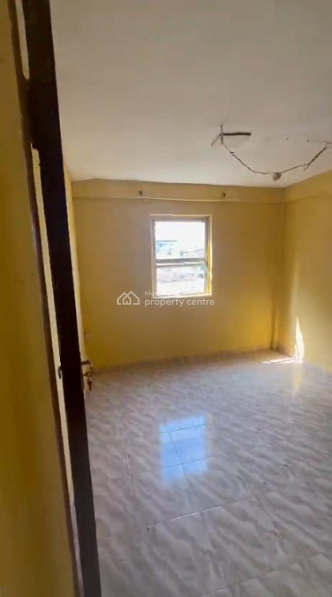 Very Decent and Spacious Upstairs 2-bedroom Flat, Akoka, Yaba, Lagos, Flat / Apartment for Rent