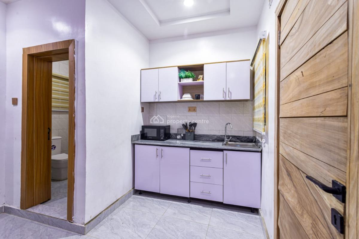 Studio Apartment, We Are Right Next to Lead City University and Lead City Teaching Hospi, Ibadan, Oyo, Self Contain (single Rooms) for Sale