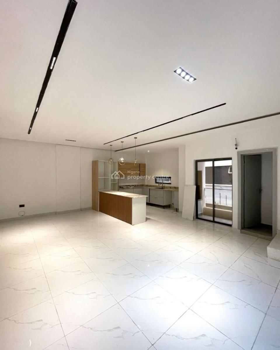 Tastefully Built 2 Bedrooms Apartment, Lekki Phase 1, Lekki, Lagos, Flat / Apartment for Sale