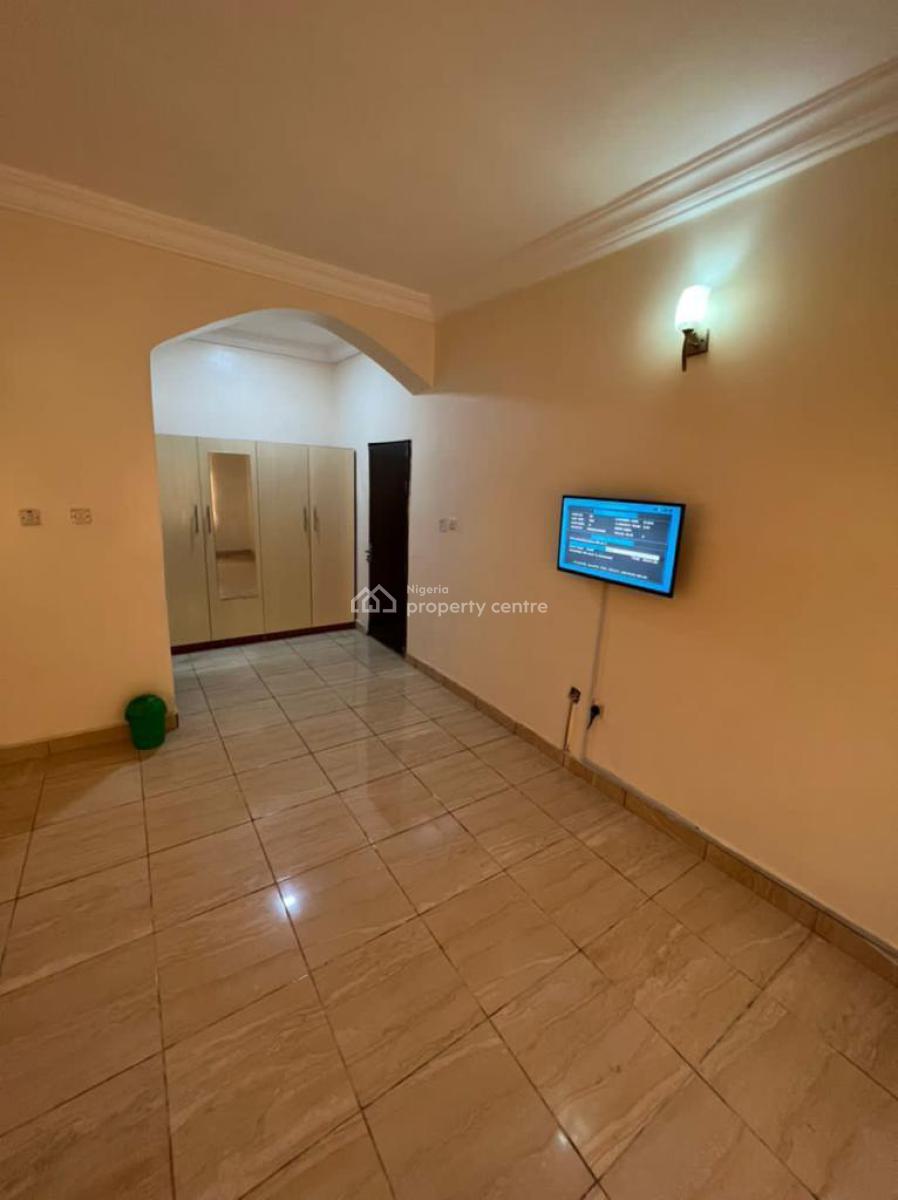 Spacious One Bedroom Apartment, 778 Francis Akinjide Close, Jabi, Abuja, Flat / Apartment Short Let